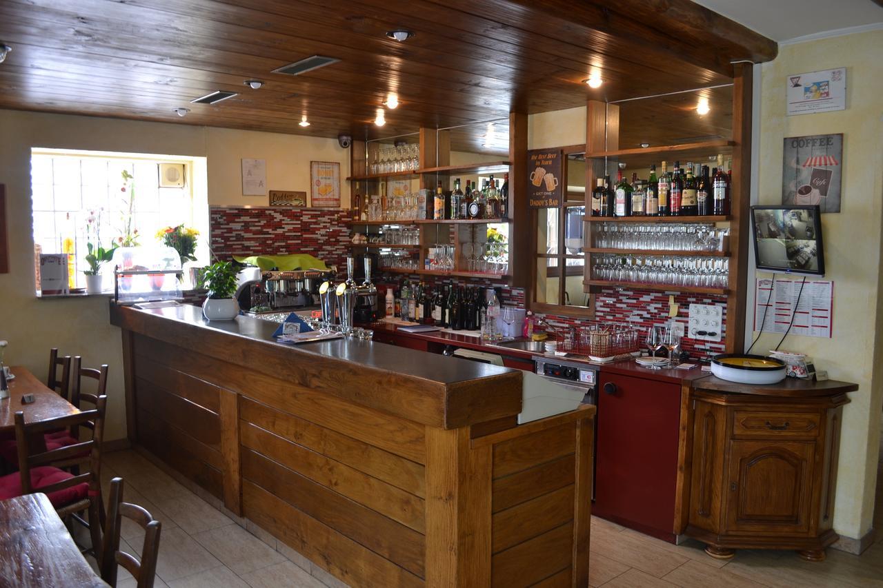 Ristorante Del Ponte Bed and Breakfast Cugnasco Eksteriør billede